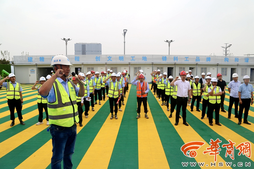 开云体育 开云官网泾河新城文化艺术中心项目钢结构工程顺利开吊(图2) 开云体育 开云官网泾河新城文化艺术中心项目钢结构工程顺利开吊(图2)