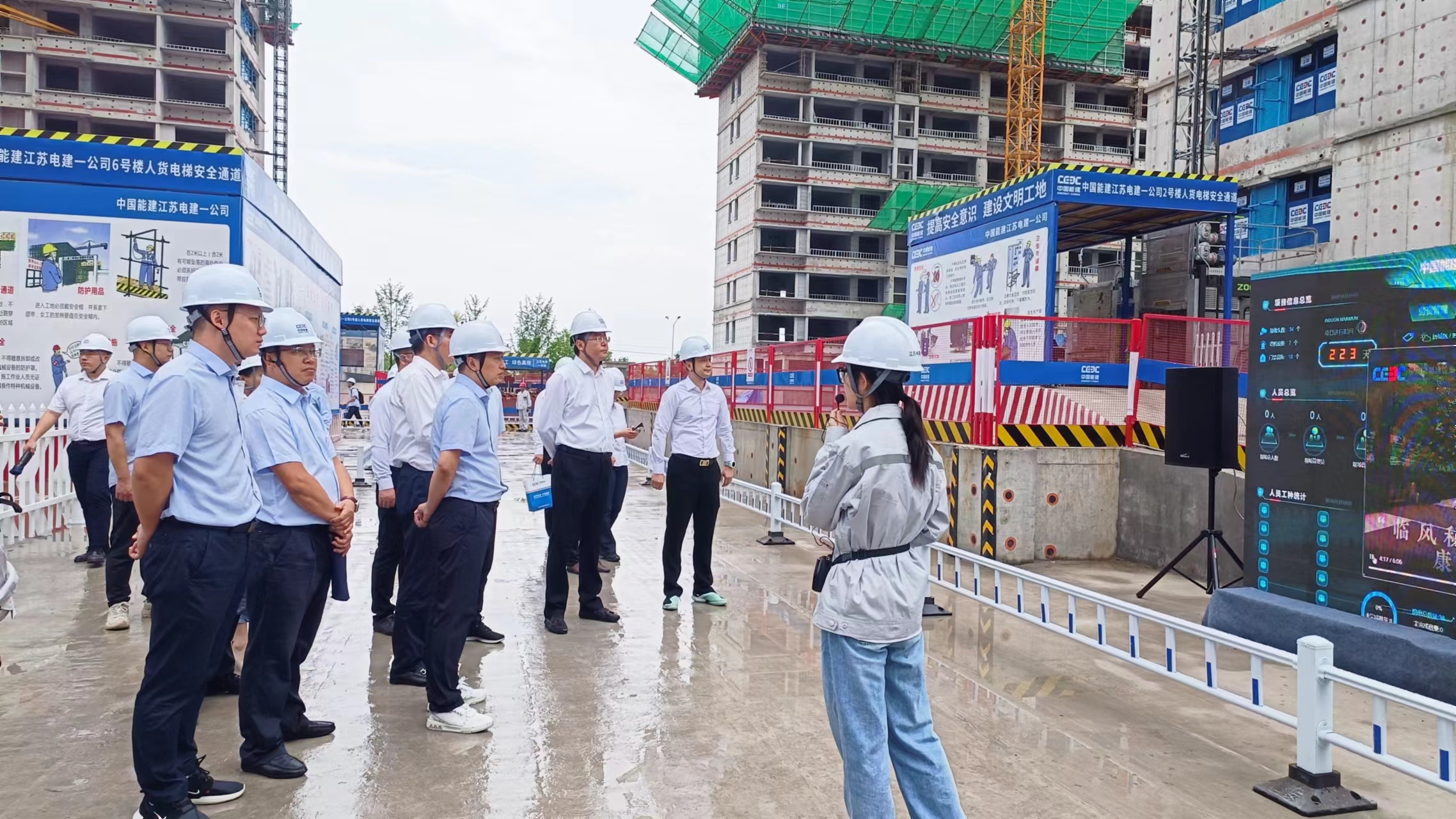 Kaiyun 开云体育匠心+智慧 赋能高“质量” 中能建2023年工程质量观摩会走进济南能建·紫郡兰园(图2) Kaiyun 开云体育匠心+智慧 赋能高“质量” 中能建2023年工程质量观摩会走进济南能建·紫郡兰园(图2)