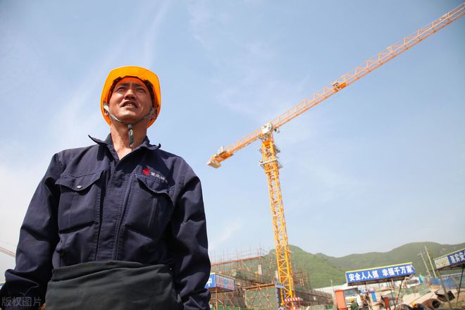 谁不想年薪百Kaiyun 开云体育万开豪车住豪宅?建筑行业挣钱计划都准备好了吗(图5) 谁不想年薪百Kaiyun 开云体育万开豪车住豪宅?建筑行业挣钱计划都准备好了吗(图5)