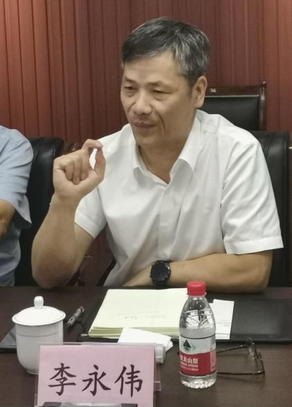 开云体育 开云官网浙江省经信厅总工程师李永伟一行赴兰溪调研未来工厂建设情况(图2) 开云体育 开云官网浙江省经信厅总工程师李永伟一行赴兰溪调研未来工厂建设情况(图2)