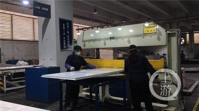 开云体育 开云平台防控复产有妙招丨为保证复工复产他们在工厂大门自主设计安装了消毒“黑科技”(图2)
